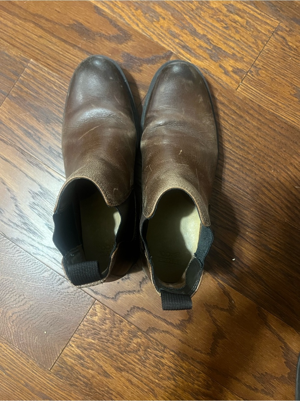 FRYE AND CO. Brown Leather Chelsea Slip-On Boots